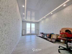 Многоуровневый натяжной потолок в зале